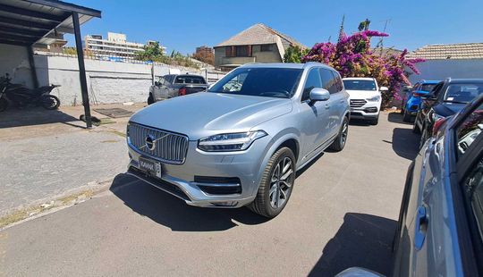 Volvo • XC90