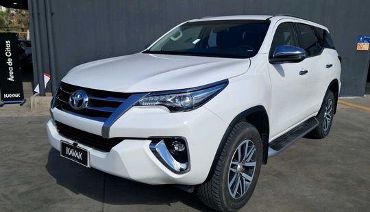 Toyota • Fortuner