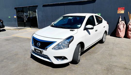 Nissan • Versa