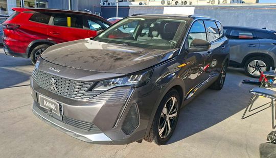 Peugeot • 5008