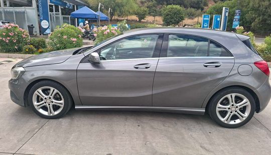 Mercedes Benz • Clase A