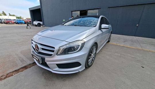 Mercedes Benz • Clase A