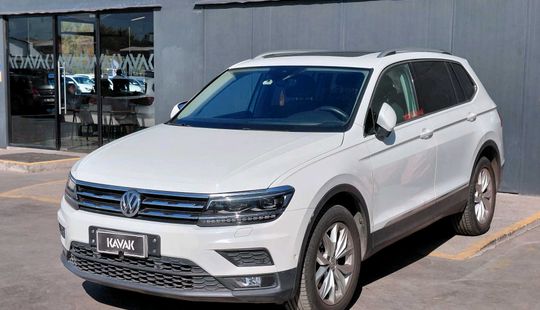 Volkswagen • Tiguan