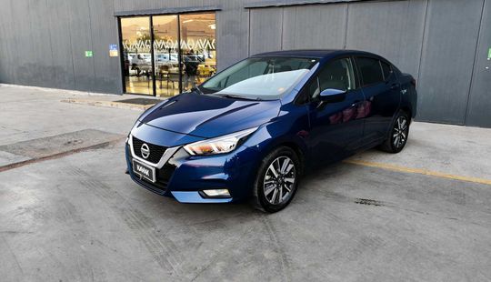 Nissan • Versa