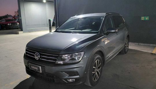 Volkswagen • Tiguan