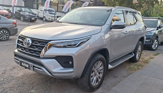 Toyota • Fortuner