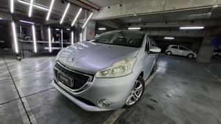 Peugeot • 208