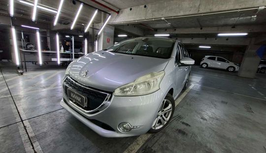 Peugeot • 208