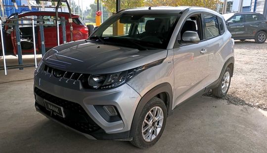 Mahindra • Kuv 100