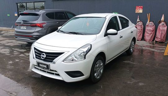 Nissan • Versa