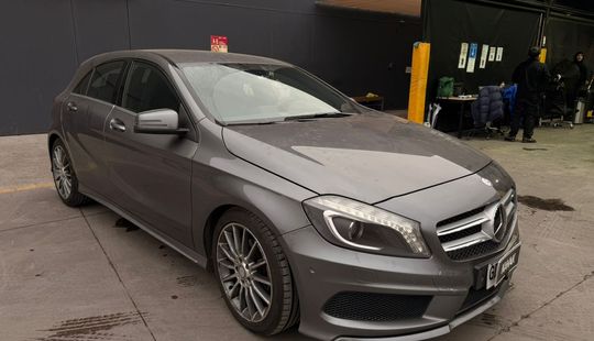 Mercedes Benz • Clase A