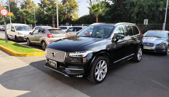 Volvo • XC90