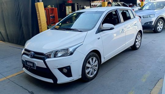 Toyota • Yaris