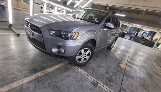 Mitsubishi • Outlander