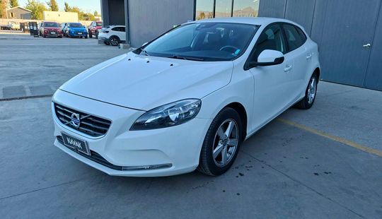 Volvo • V40