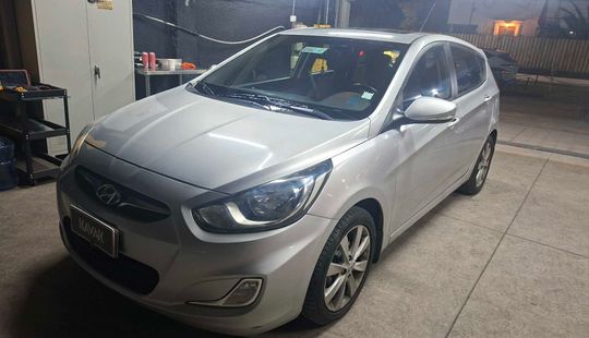 Hyundai • Accent