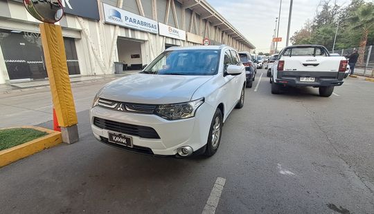 Mitsubishi • Outlander