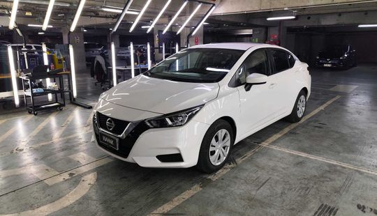 Nissan • Versa