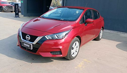 Nissan • Versa