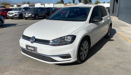 Volkswagen • Golf