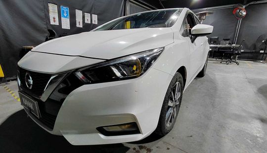 Nissan • Versa