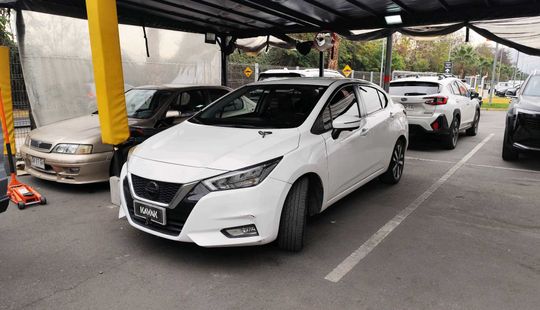 Nissan • Versa