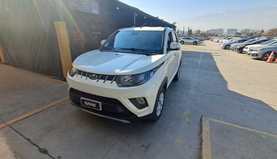Mahindra • Kuv 100
