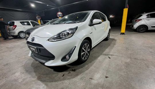 Toyota • Prius