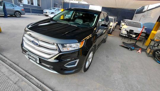 Ford • Edge