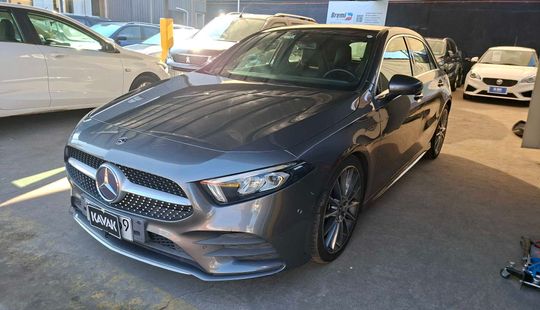 Mercedes Benz • Clase A