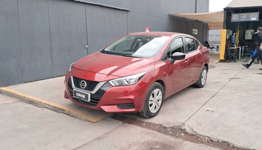 Nissan • Versa