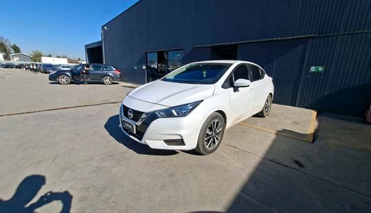 Nissan • Versa