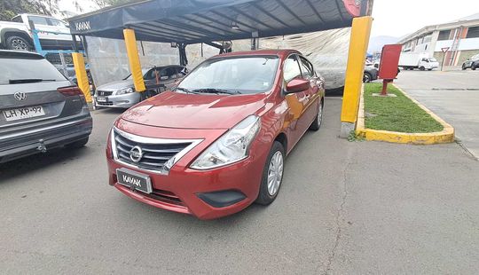 Nissan • Versa