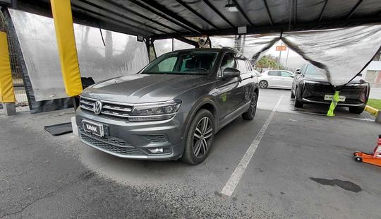 Volkswagen • Tiguan