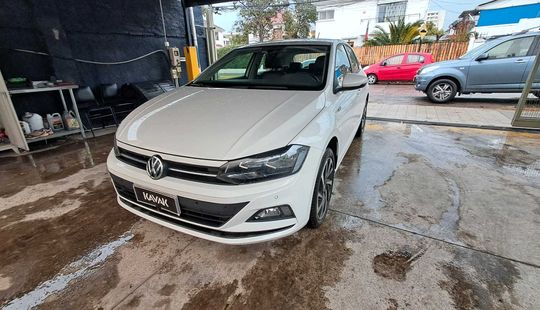 Volkswagen • Polo