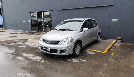 Nissan • Tiida