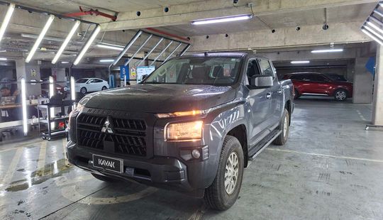Mitsubishi • L200