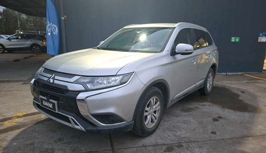 Mitsubishi • Outlander
