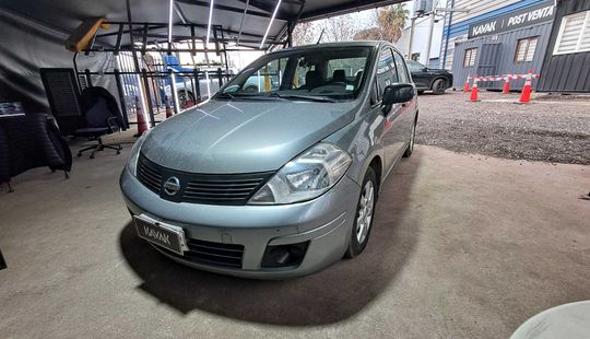 Nissan • Tiida