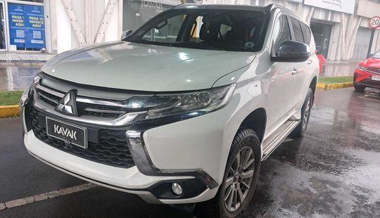 Mitsubishi • Montero Sport