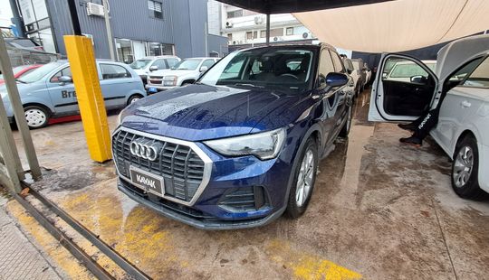 Audi • Q3