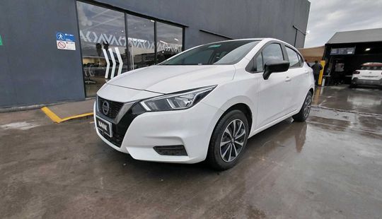 Nissan • Versa