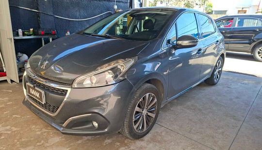 Peugeot • 208