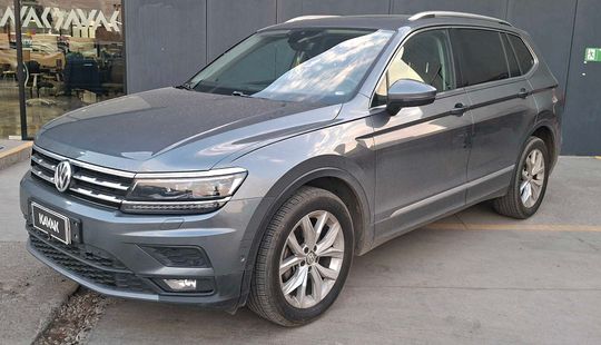 Volkswagen • Tiguan