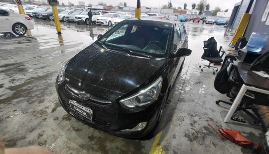 Hyundai • Accent