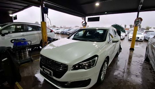Peugeot • 508