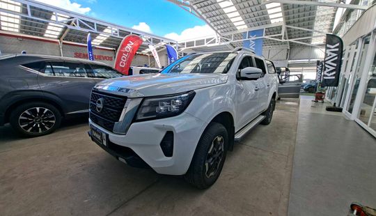 Nissan • Navara