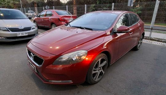 Volvo • V40