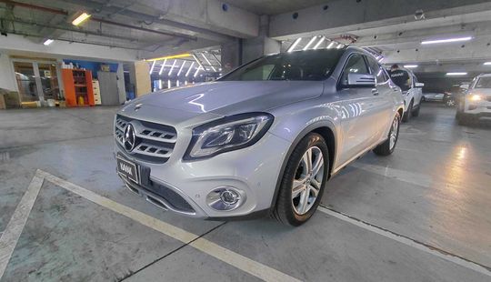 Mercedes Benz • Clase GLA