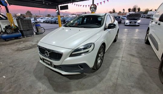 Volvo • V40